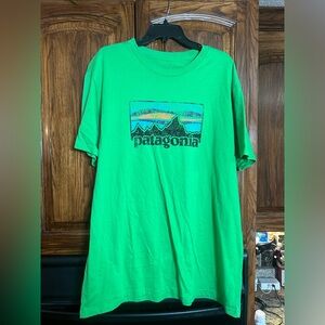 2XL Green Patagonia Shirt